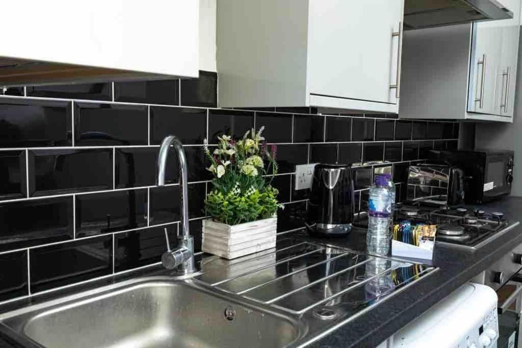 Spacious City Centre 2 Bedroom Apartment - Lt Apartment لايستر المظهر الخارجي الصورة